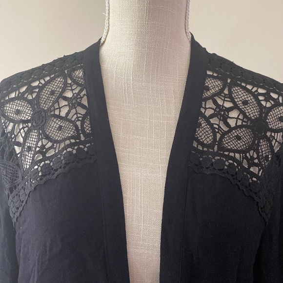 NY collection woman’s black 💯rayon lightweight cardigan with lace trim size L - Picture 3 of 12